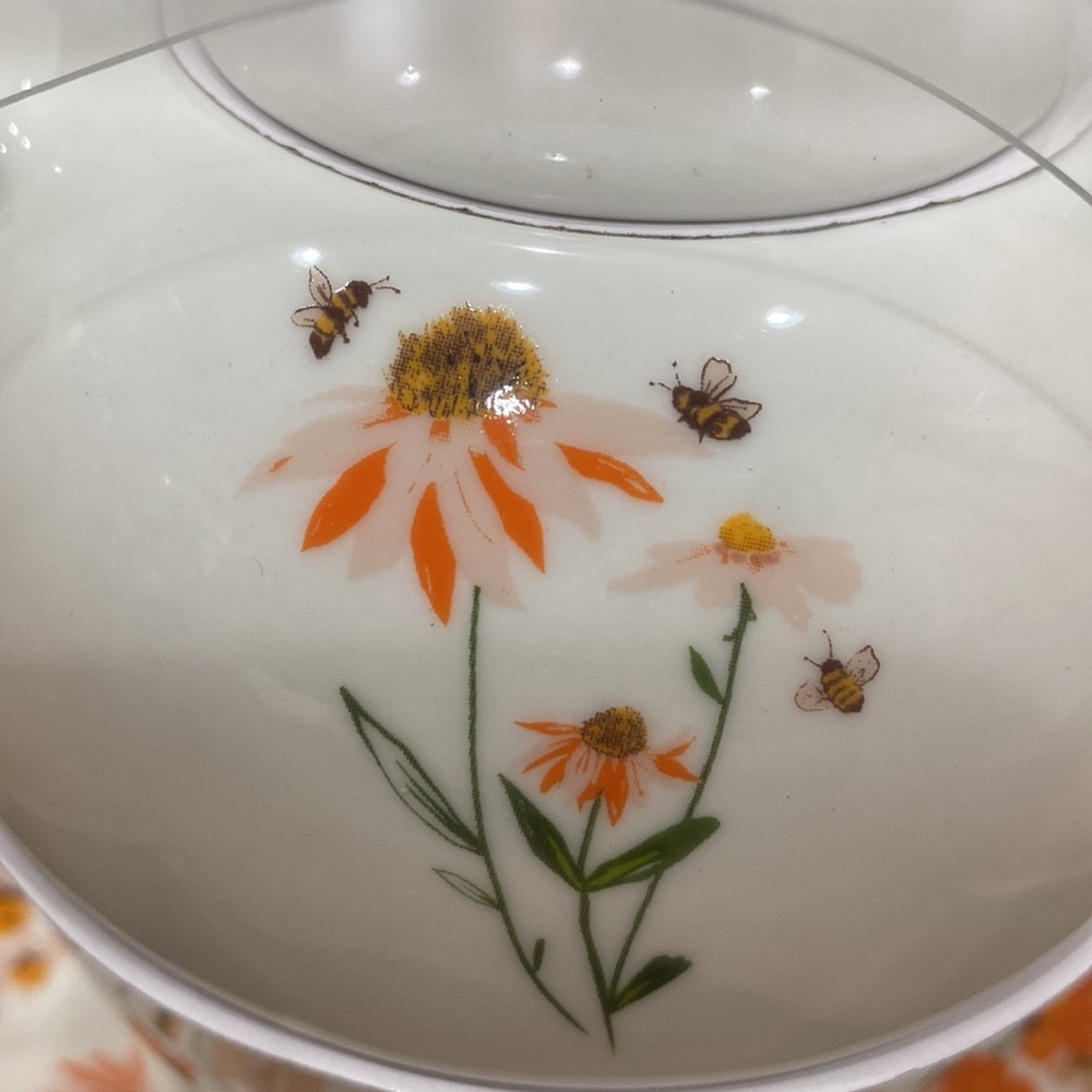 NWT.  Teapot/cup/saucer serve-ware set. - Picture 8 of 8